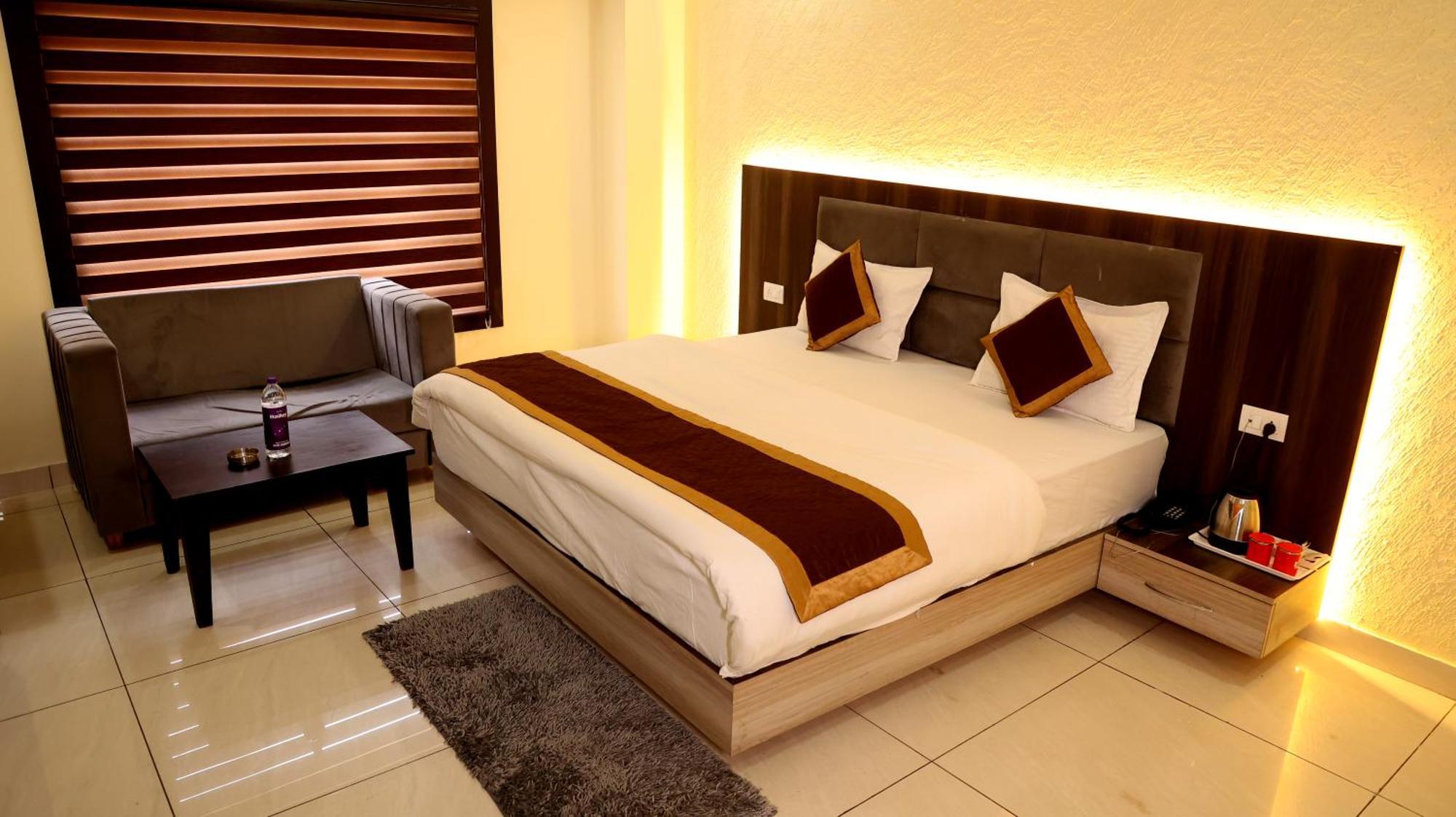 Hotel Blue Pine Haridwār Eksteriør billede