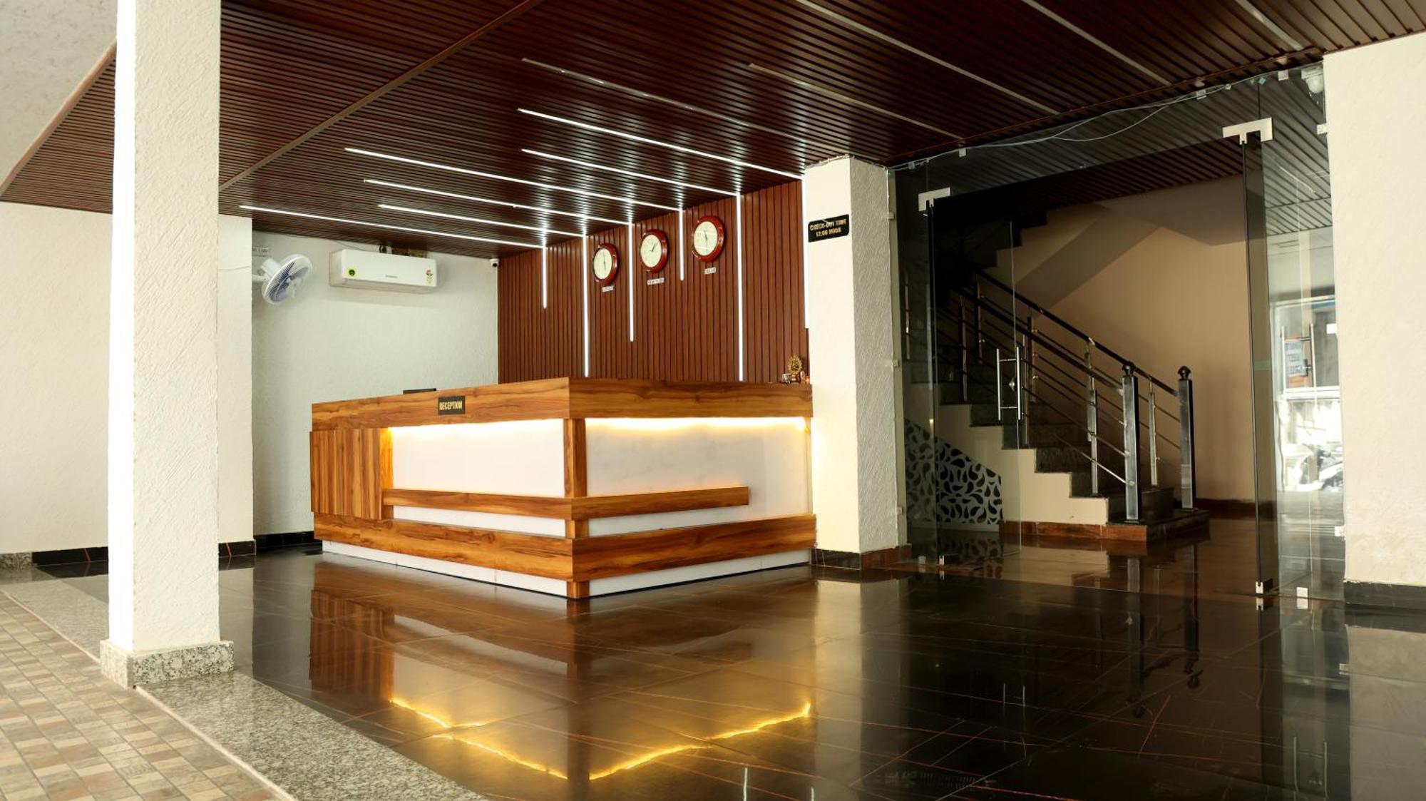 Hotel Blue Pine Haridwār Eksteriør billede