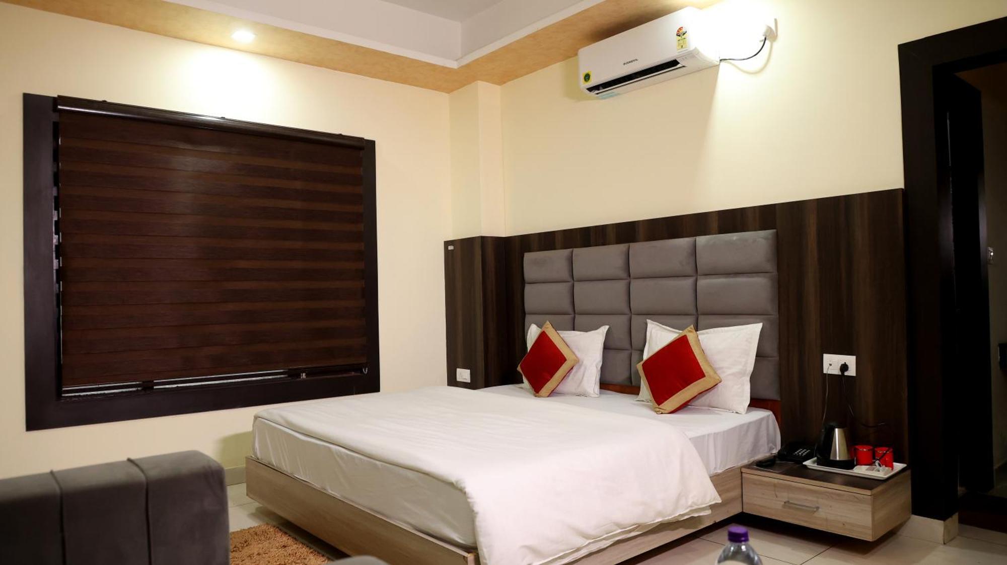 Hotel Blue Pine Haridwār Eksteriør billede