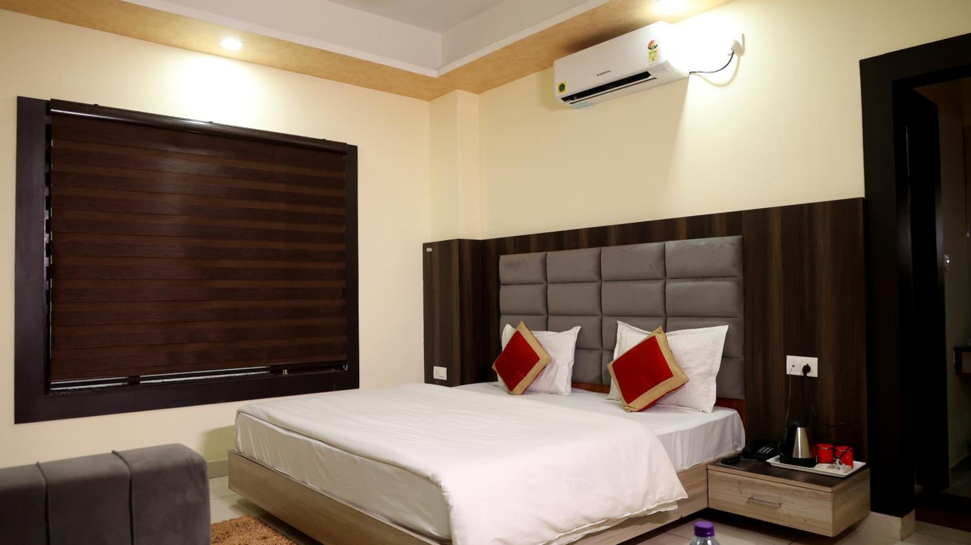Hotel Blue Pine Haridwār Eksteriør billede